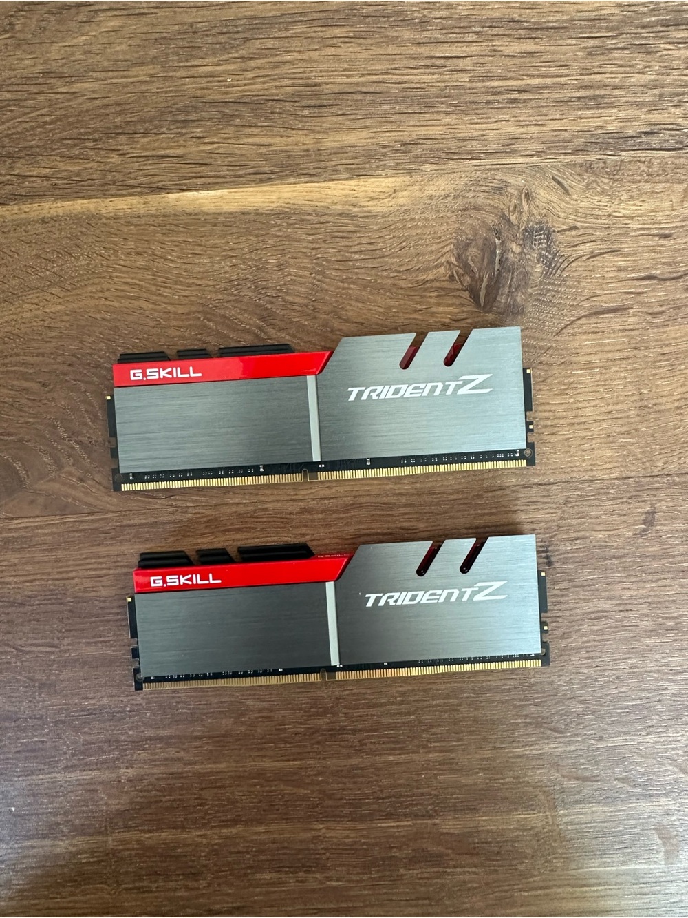 G.Skill Trident Z F4-3000C14D-32GTZ  DDR4-3000 (16x2 GB)